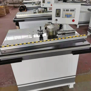 may-dan-canh-khung-tranh